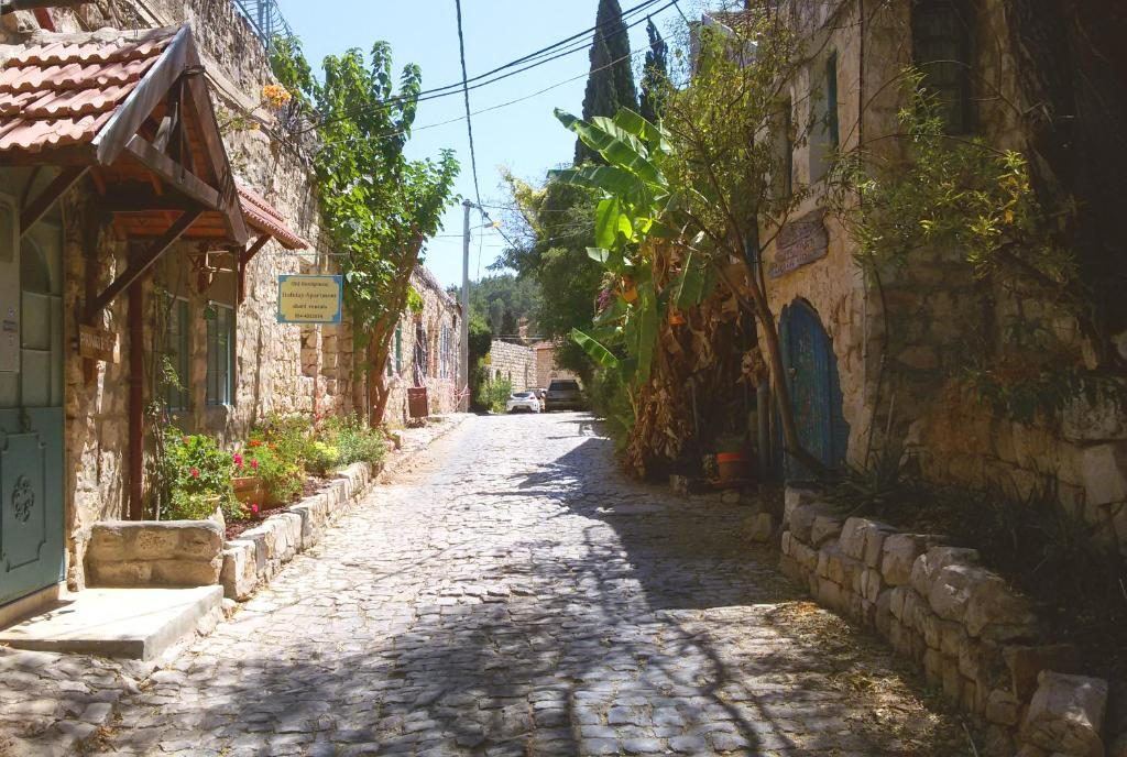 רחוב מרוצף אבן בראש פינה העתיקה